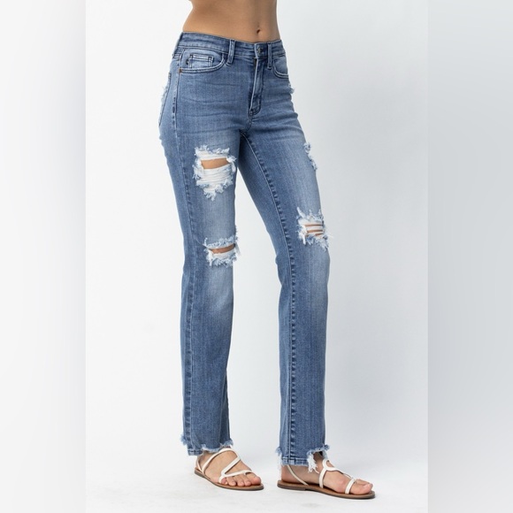 NEW 🎉🎉Judy Blue Full Size Mid Rise Destroy Straight Jeans Plus Size - Picture 5 of 15